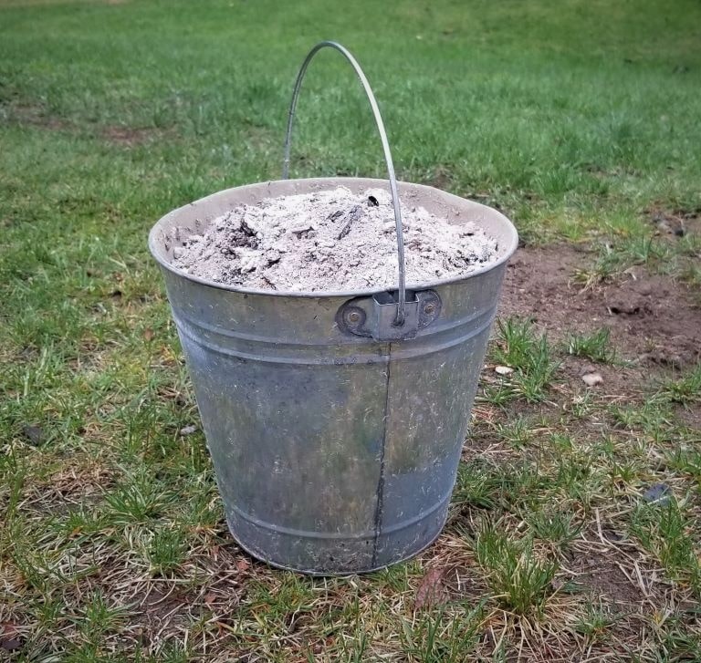 21 Practical Uses For Fire Pit Ashes At, How Do You Dispose Of Ashes From A Fire Pit