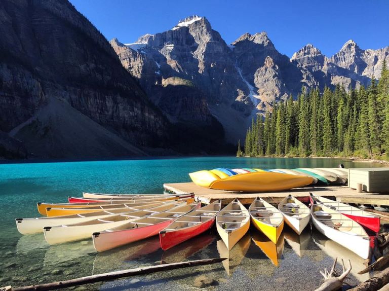 canoe vs kayaks in the mountains