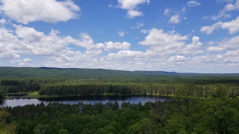 A view of Stringers Lake from Egg Rock. (Whispering Winds Trail, Algonquin Park)