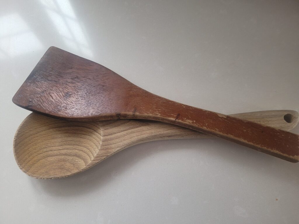 Wooden utensils for Dutch oven